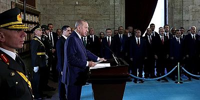 Devlet erkanı Anıtkabir'de