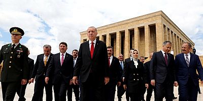 Devletin zirvesi, ilk kabine toplantısı öncesi Anıtkabir'de