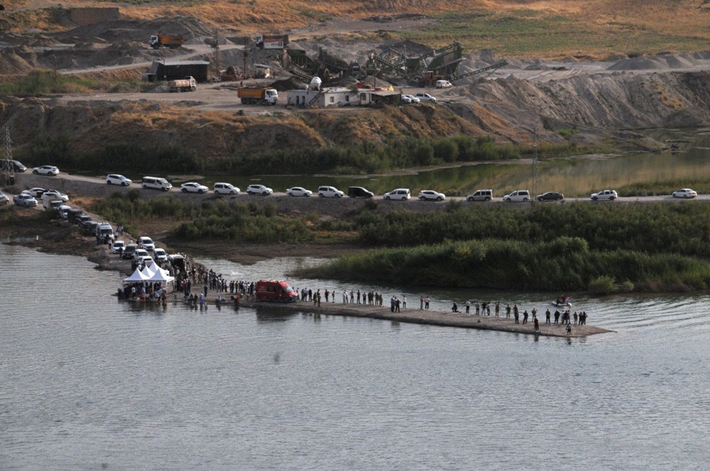 Dicle Nehri’nde kaybolan adamı arama çalışması sürüyor