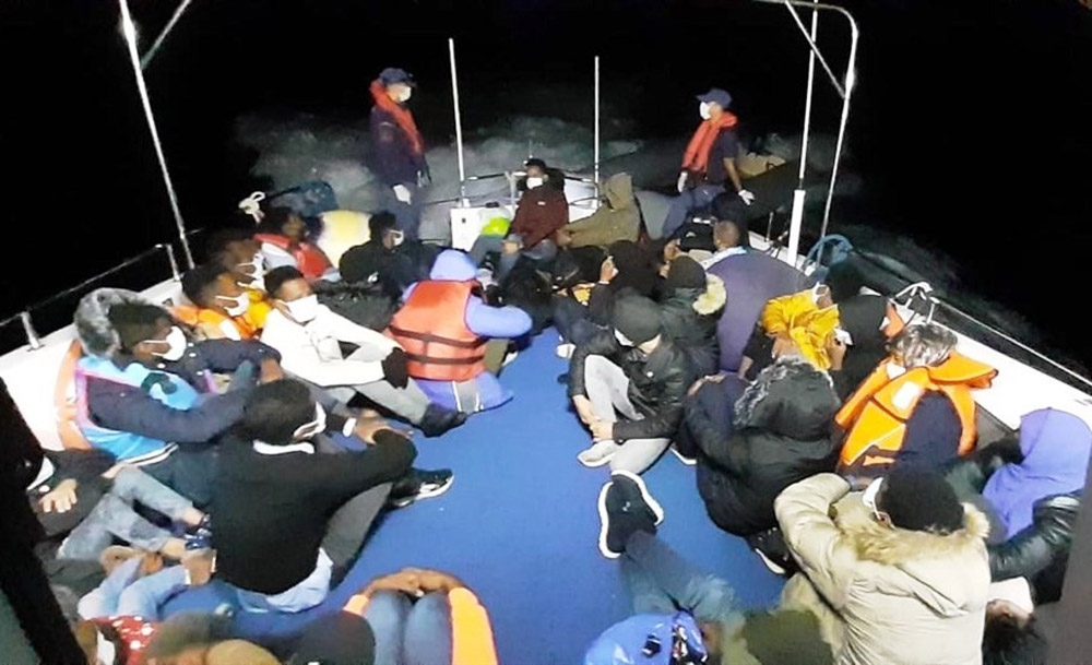 Didim’de 17 düzensiz göçmen yakalandı