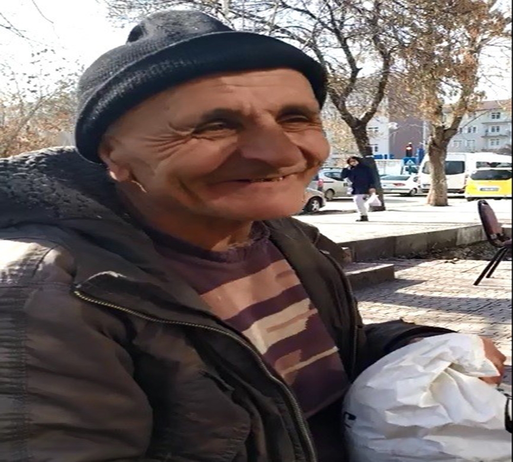 Dilenciden şok itiraf:  “Cuma günleri en az 500 lira kazanıyorum”
