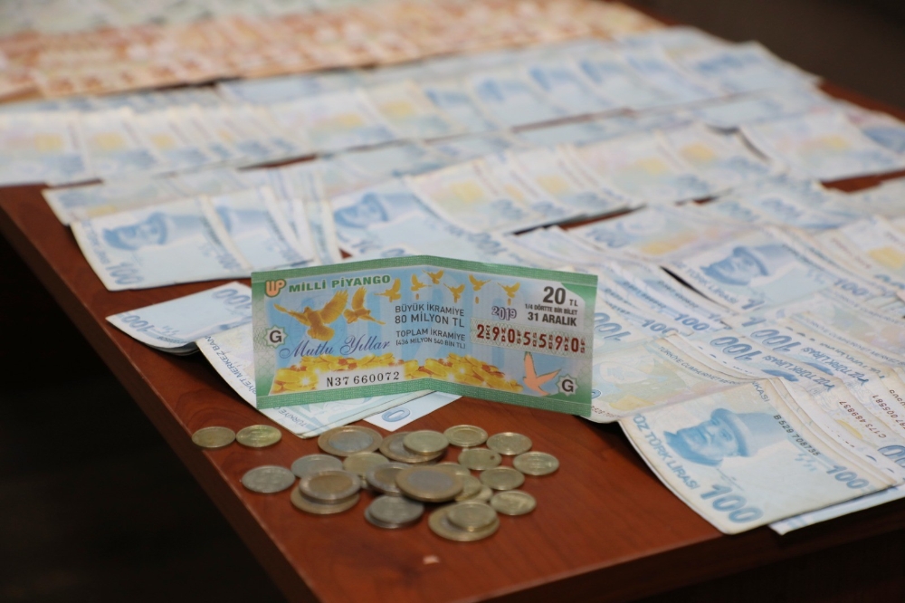 Dilencinin Üzerinden Çıkan Para Miktarı Şoke Etti