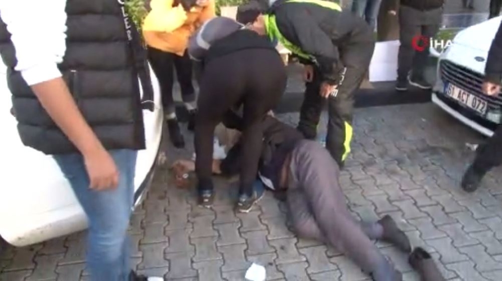 Direksiyon başında kalp krizi geçirdi imdadına vatandaşlar yetişti