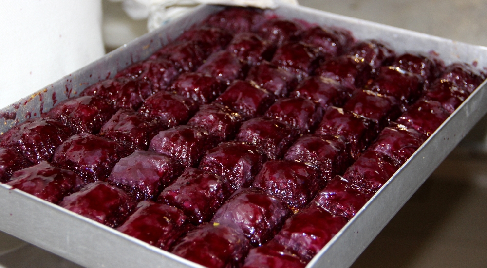Diyabet hastaları için ‘mor baklava’ yapmaya başladı, siparişlere yetişemiyor