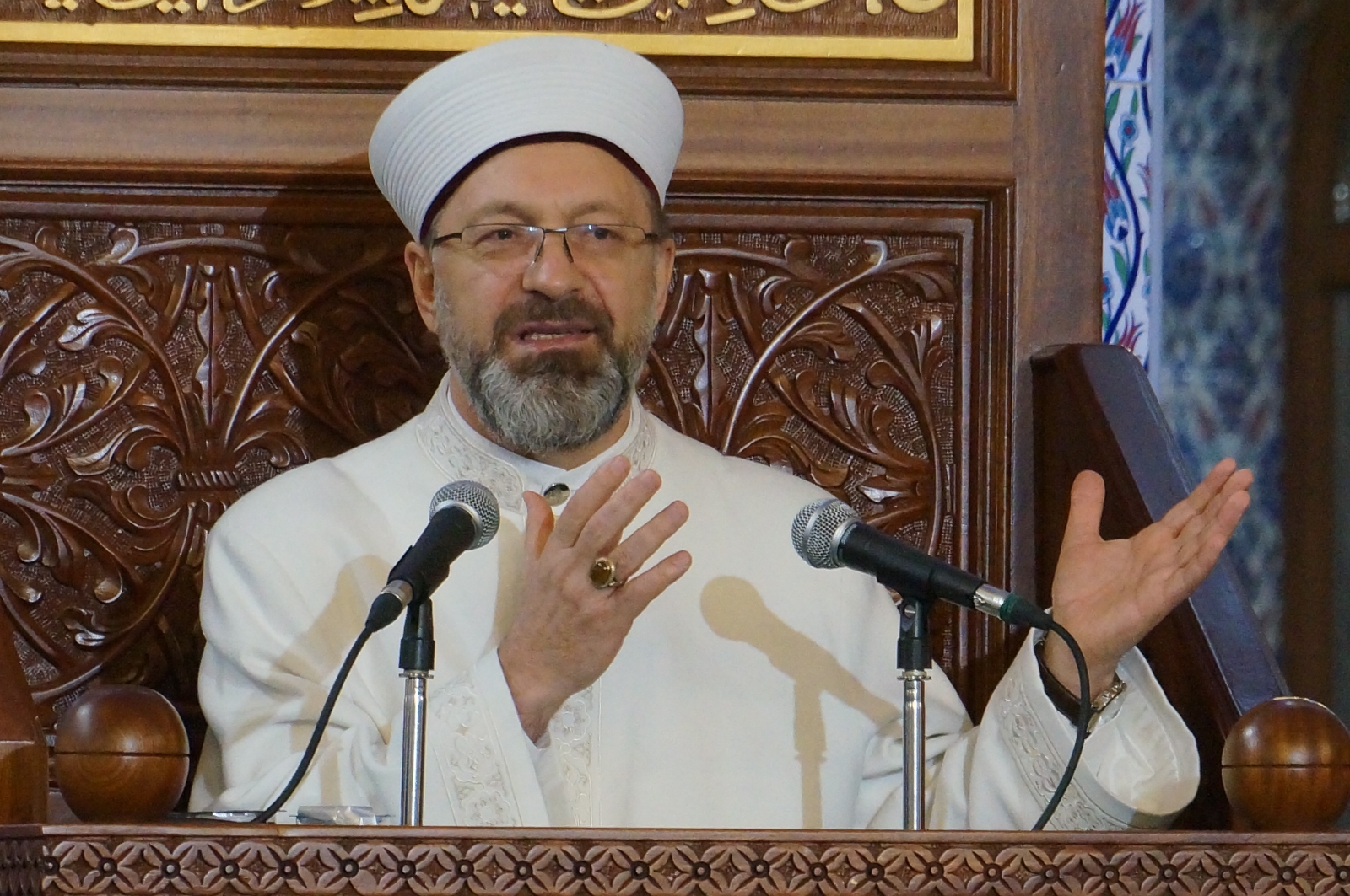 Diyanet İşleri Başkanı Erbaş, Batman’da Berat Kandili programına katıldı