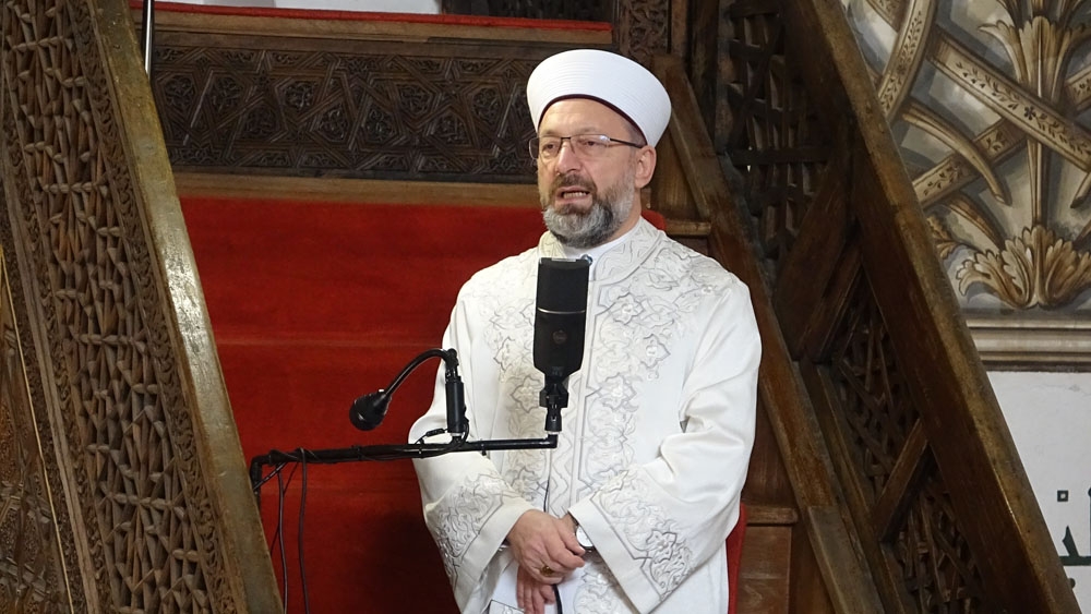 Diyanet İşleri Başkanı Erbaş cuma hutbesinde gençlere tavsiyelerde bulundu