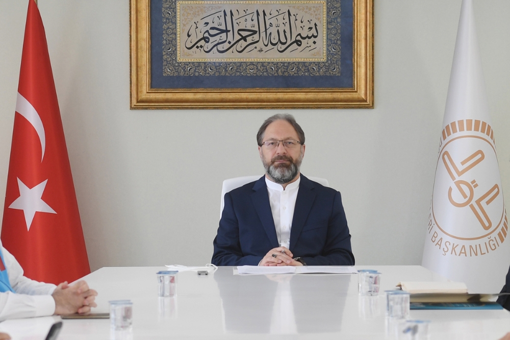 Diyanet İşleri Başkanı Erbaş, din hizmetleri müşavirleri ve ataşeleri ile toplantı yaptı