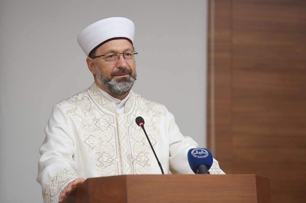 Diyanet İşleri Başkanı Erbaş: “Fransa’da bir kilisede insanları hedef alan vahşi saldırıyı kınıyorum”