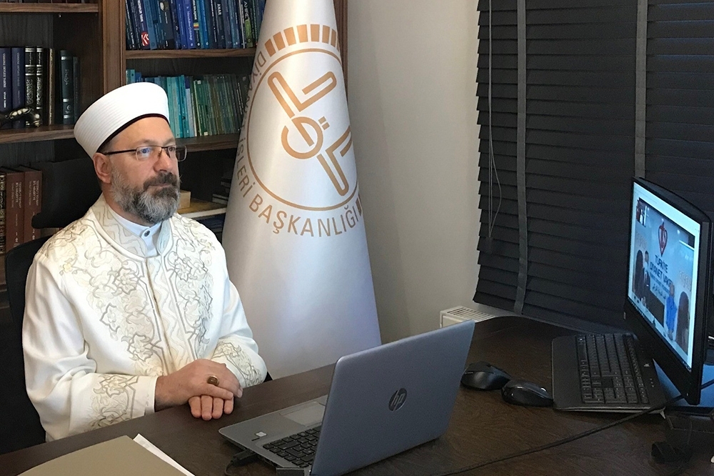 Diyanet İşleri Başkanı Erbaş’tan Hollandalı siyasetçinin “Stop Islam” paylaşımına tepki