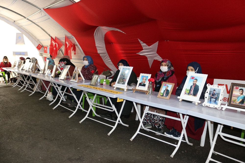 ’Diyarbakır anneleri’ çocuklarını terörün elinden kurtarmakta kararlı