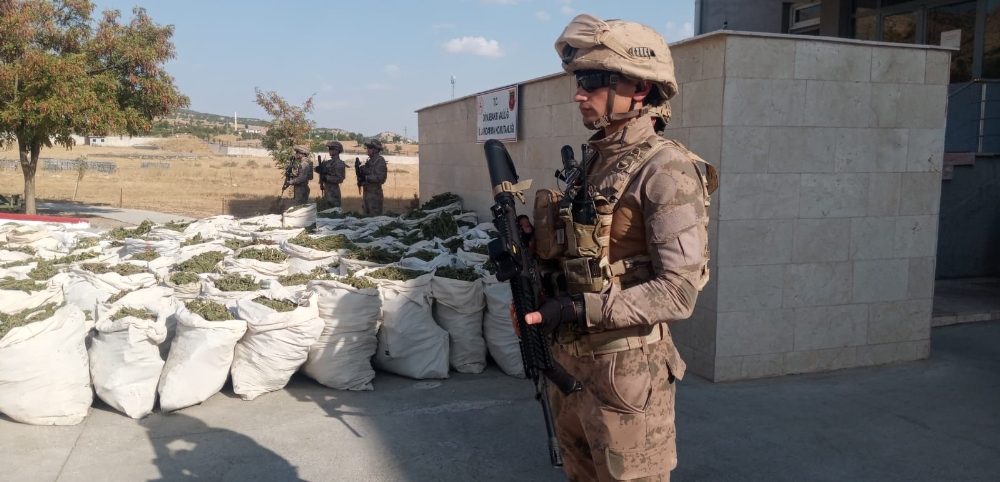 Diyarbakır’da 4 ton esrar ele geçirildi