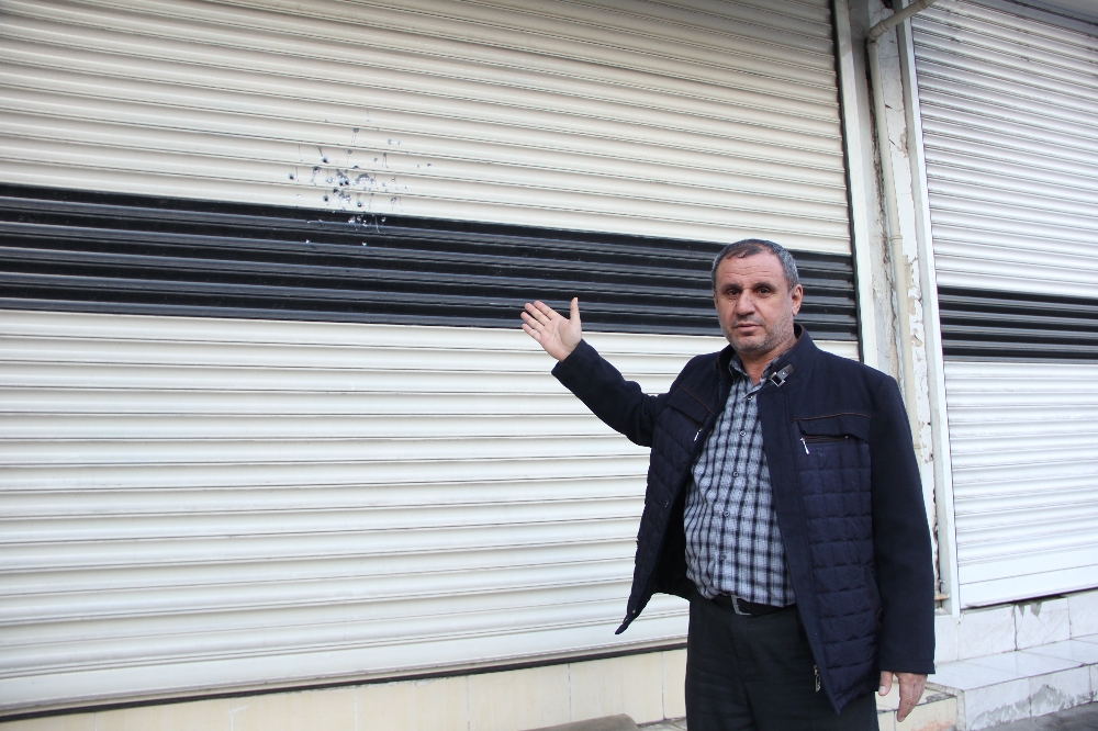 Diyarbakır’da berber dükkanına silahlı saldırı, iş yeri sahibi dışarı çıkamıyor