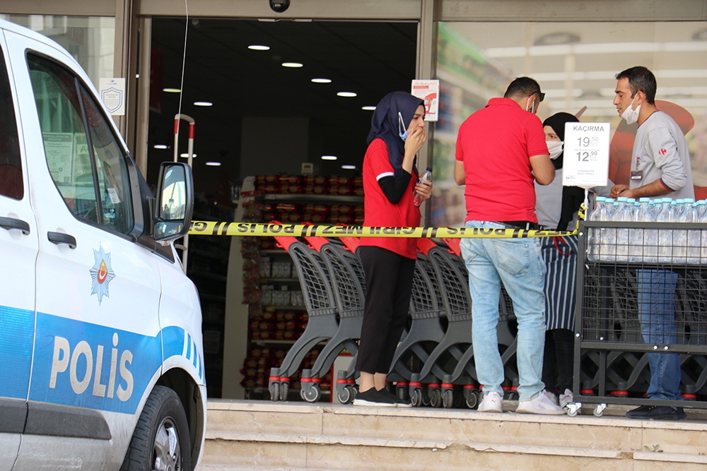 Diyarbakır’da dehşet anları: Önce marketi soydu, ardından çalışanı kaçırdı