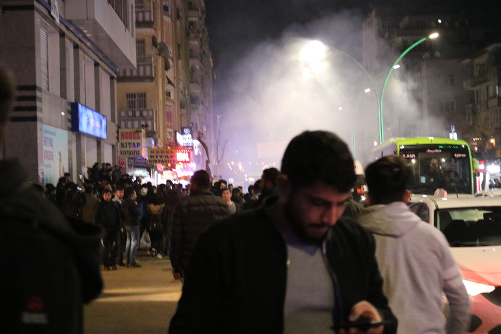 Diyarbakır’da derbi kutlamalarında gergin anlar