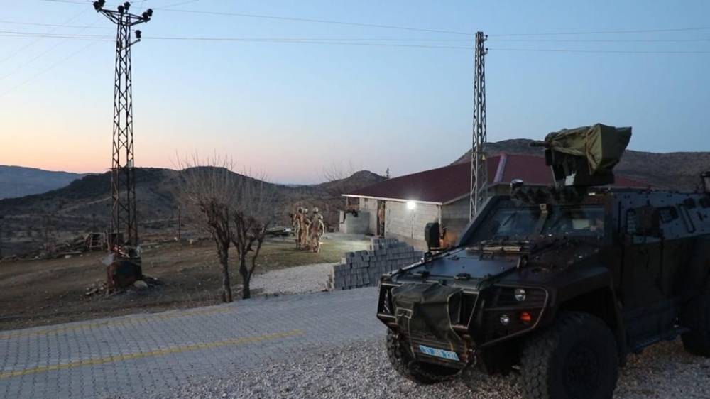 Diyarbakır’da Tırpan-2 uyuşturucu operasyonu: 16 gözaltı