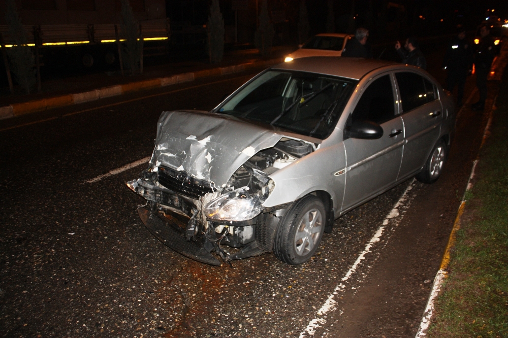 Diyarbakırda Trafik Kazası: 2Si Çocuk 4 Yaralı
