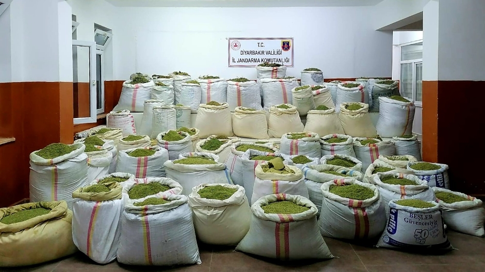 Diyarbakır’da Yıldırım-7 Operasyonu’nda 1 ton 756 kilo esrar ele geçirildi