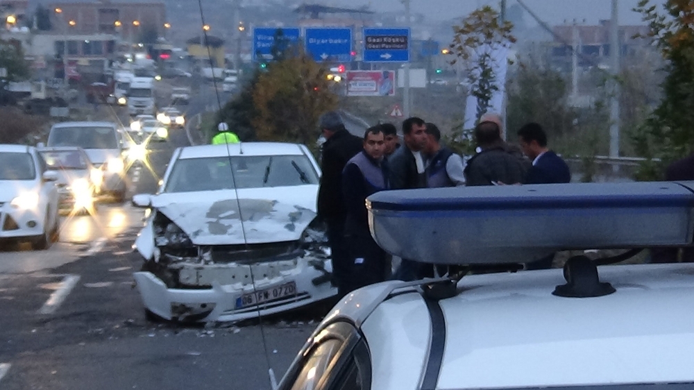 Diyarbakırda Zincirleme Trafik Kazası: 4 Yaralı