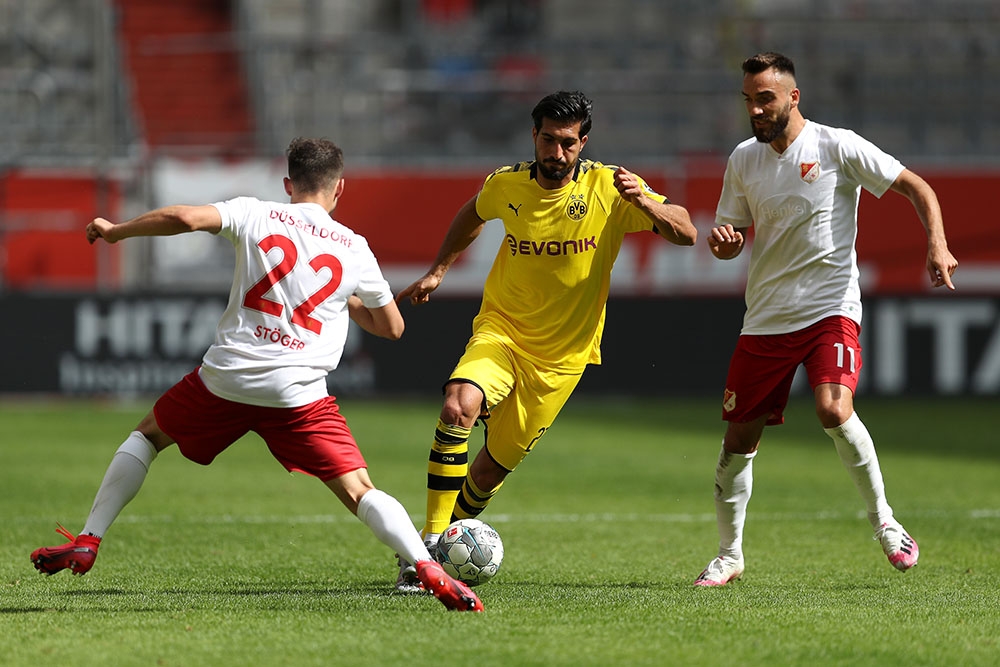 Dortmund zirve yarışına devam dedi!