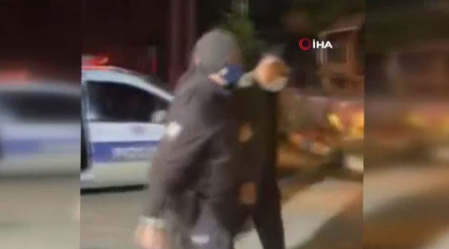 Düğün konvoyunda pompalı tüfekle havaya ateş açan kişi yakalandı