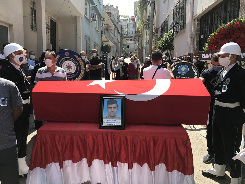 Düğün yolunda kazada ölen bekçiye son veda