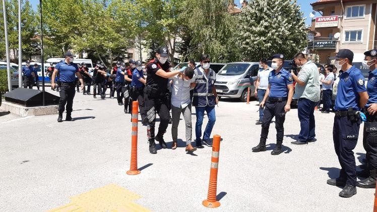 Düğünde polisleri yaralayan 6 kişiden 5’i tutuklandı