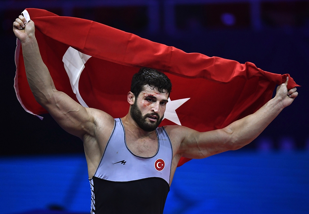 Dünya şampiyonu güreşçi Metehan Başar baba oldu