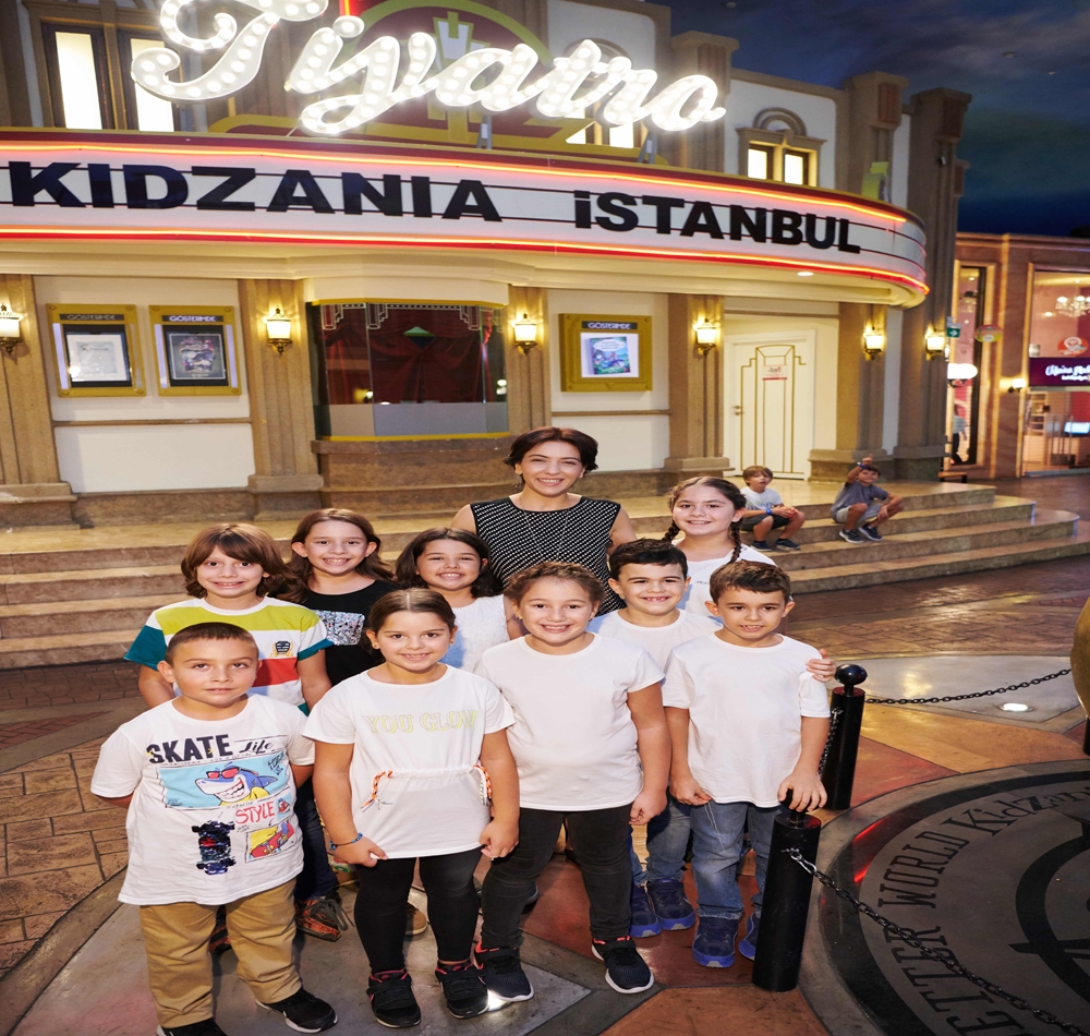 Dünyanın dört bir yanındaki çocuklar 23 Nisan’ın 100’üncü yılını birlikte kutladı