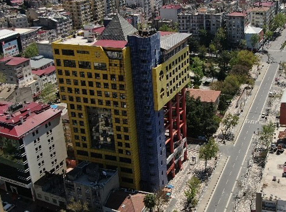 ’Dünyanın en saçma binası’ yıkılacak