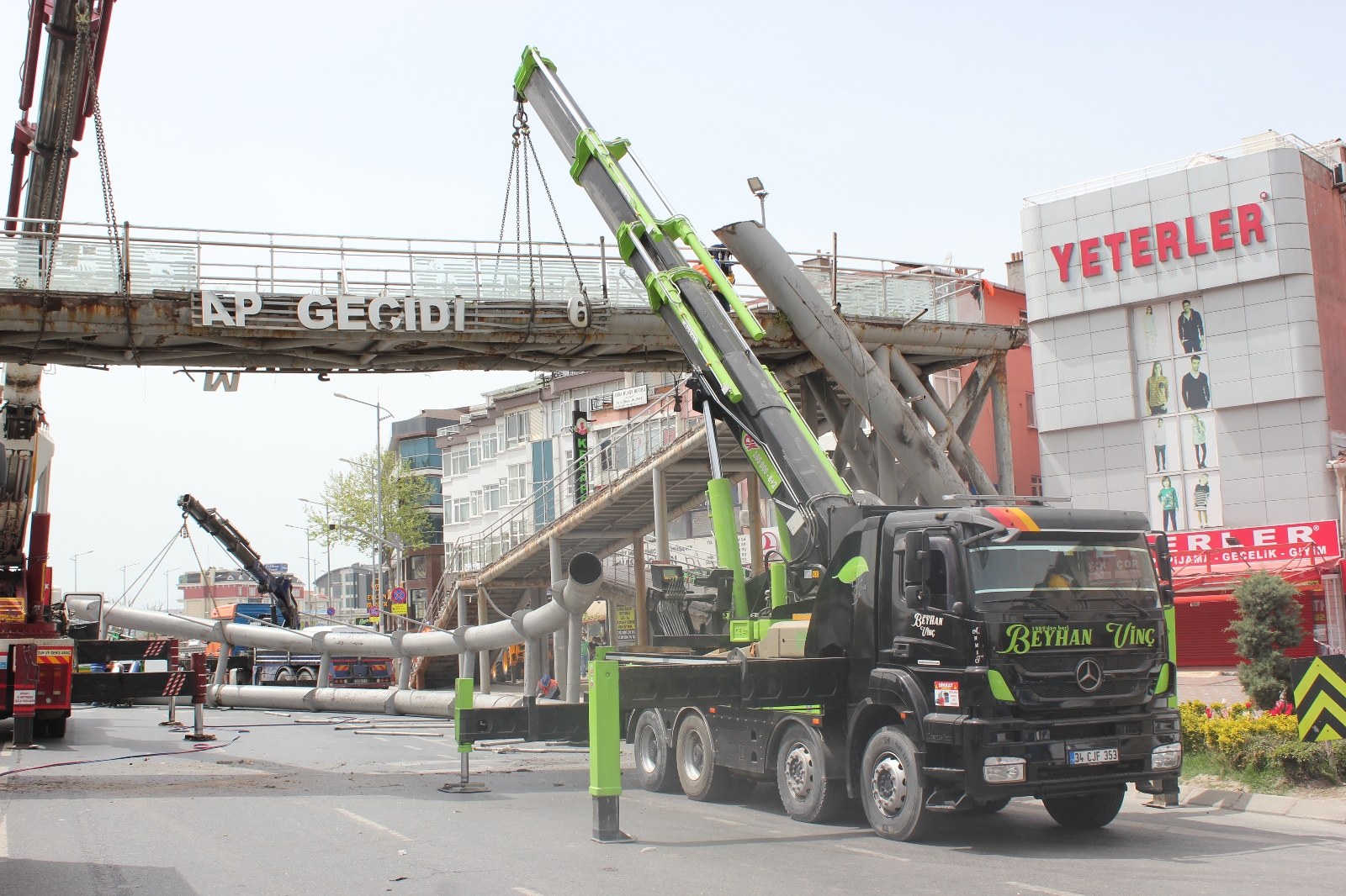 E-5 Büyükçekmece-Silivri istikameti trafiğe kapatıldı