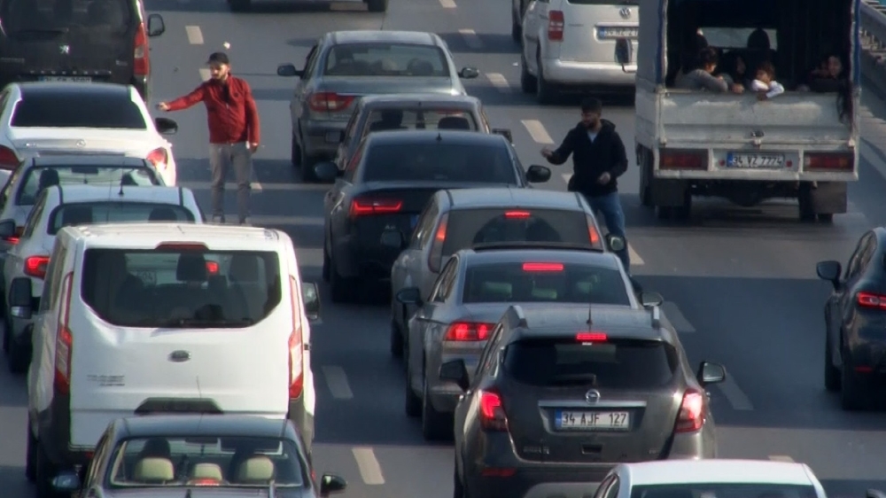 E-5 Üzerinde Fuhuş Davetiyesi