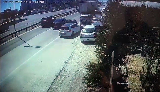 E-5’te 6 araçlı zincirleme kaza kamerada