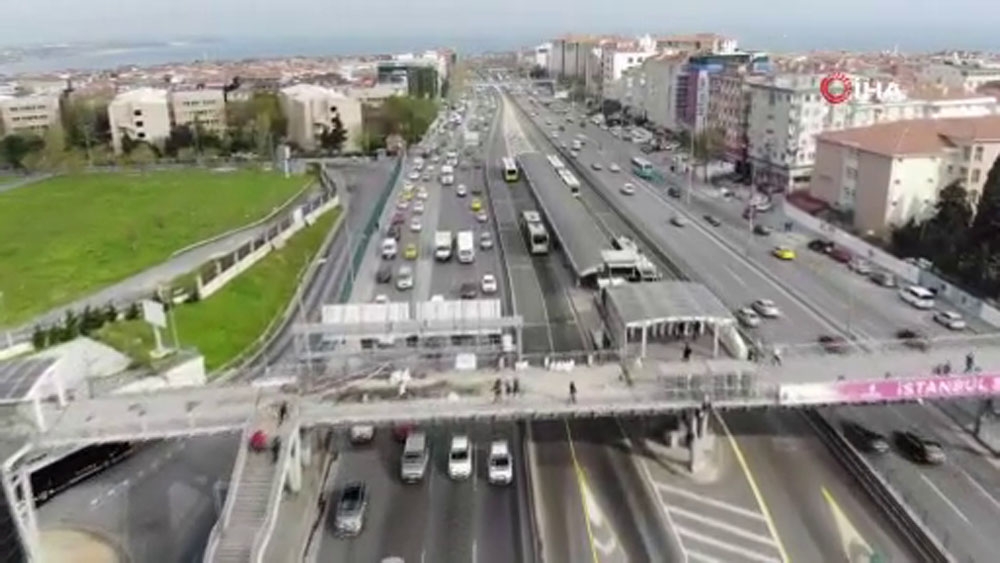 E-5’te dikkat çeken trafik yoğunluğu, havadan görüntülendi
