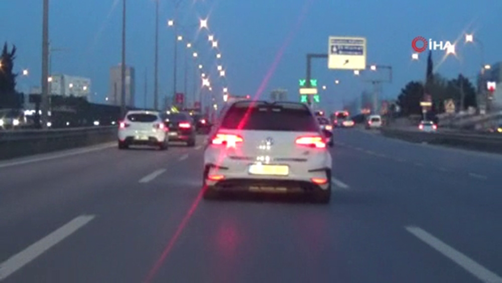 E-5’te ilerleyen sürücü trafiği tehlikeye soktu