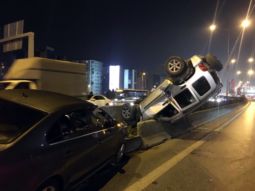 E-5Te Kaza Yapan Lüks Cip Adeta Amuda Kalktı