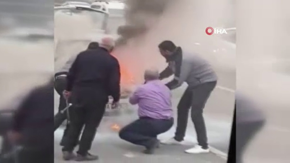 E-5’te otomobil alev alev yandı