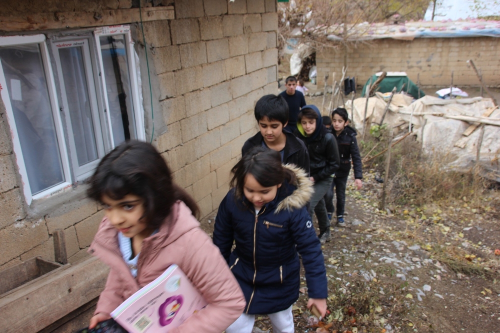 EBA’ya bağlanamayan minikler şebeke istiyor