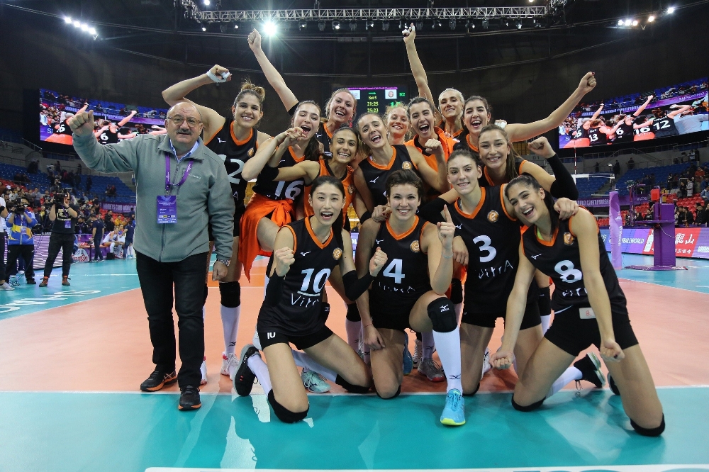 Eczacıbaşı Vitra, Dünya Kulüpler Şampiyonasında Finalde