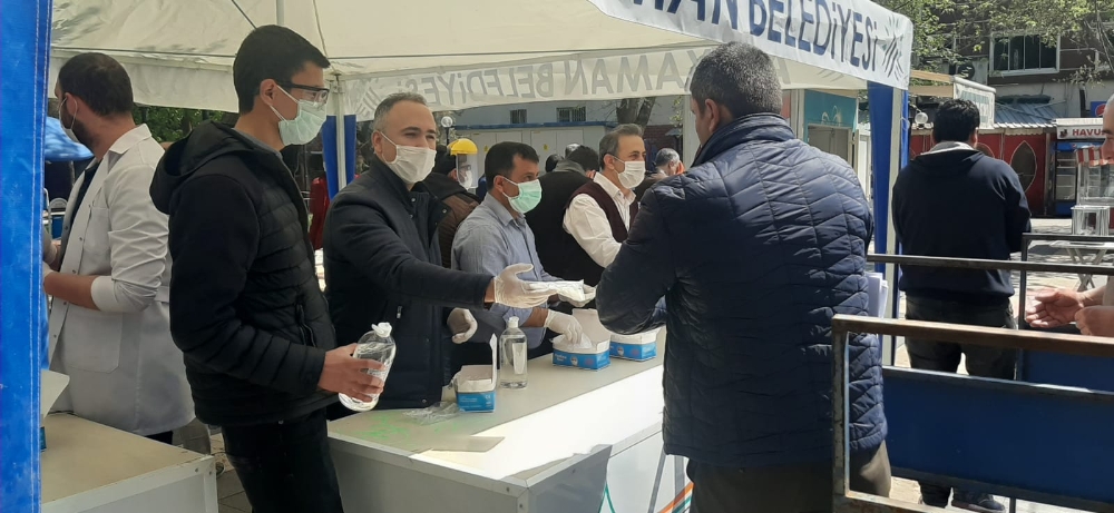 Eczanelerdeki maskeler ücretsiz dağıtılıyor
