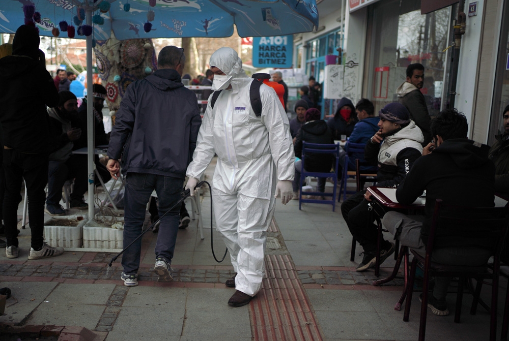Edirne’de göçmenlerin bulunduğu bölgeye korona virüs önlemi