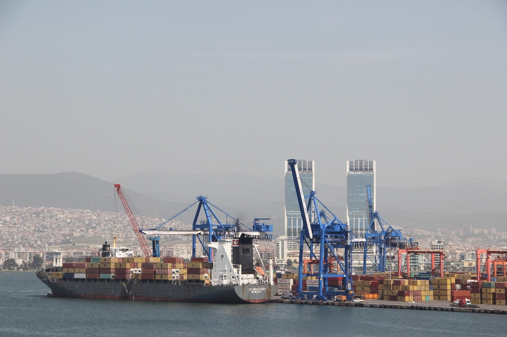 Ege Bölgesi’nin ihracatının ithalatını karşılama oranı yüzde 153 oldu