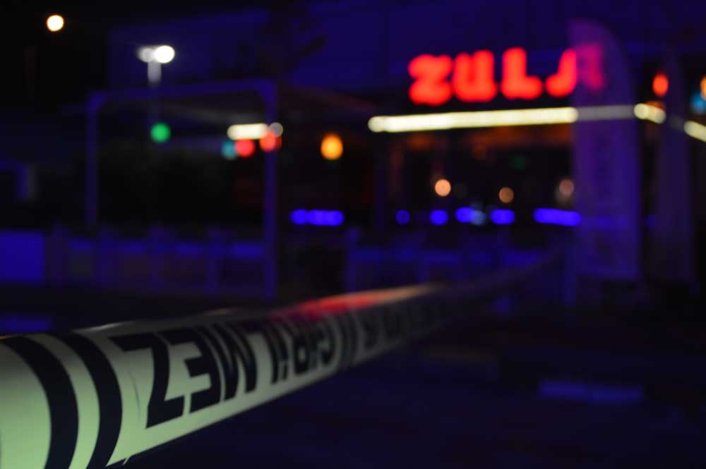 Eğlence Mekanı Sahibi Ve Arkadaşı Kurşun Yağmuruna Tutuldu