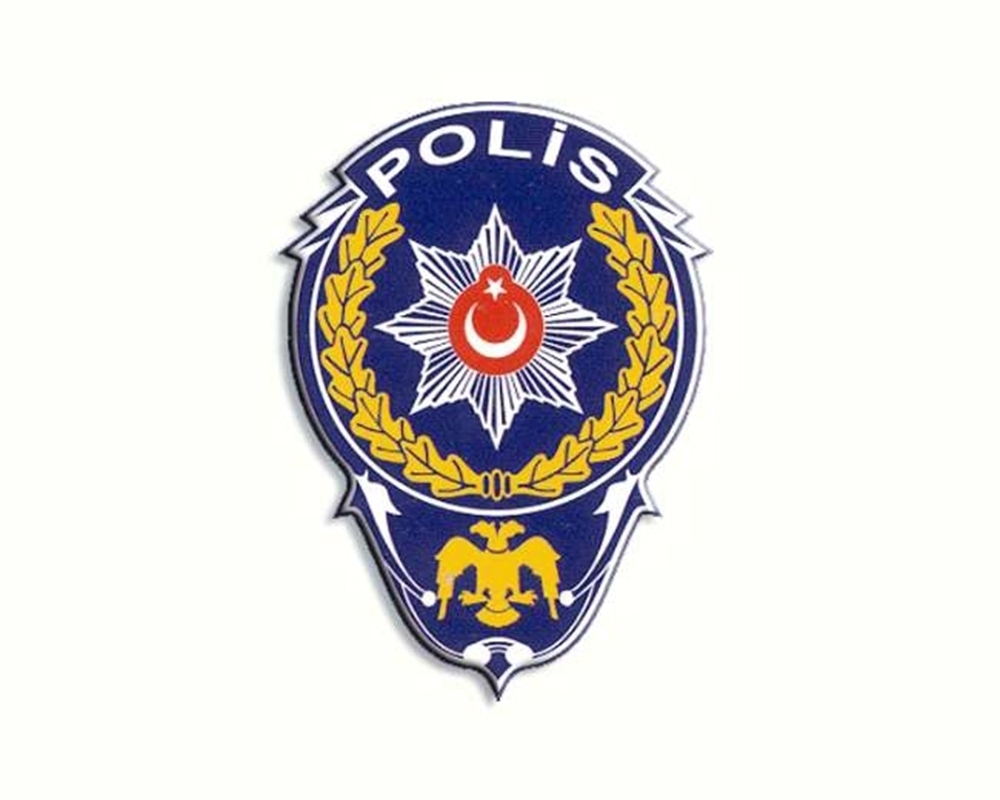 EGM: “Yaşlı bir vatandaşa başına kolonya döken kişi gözaltına alındı”