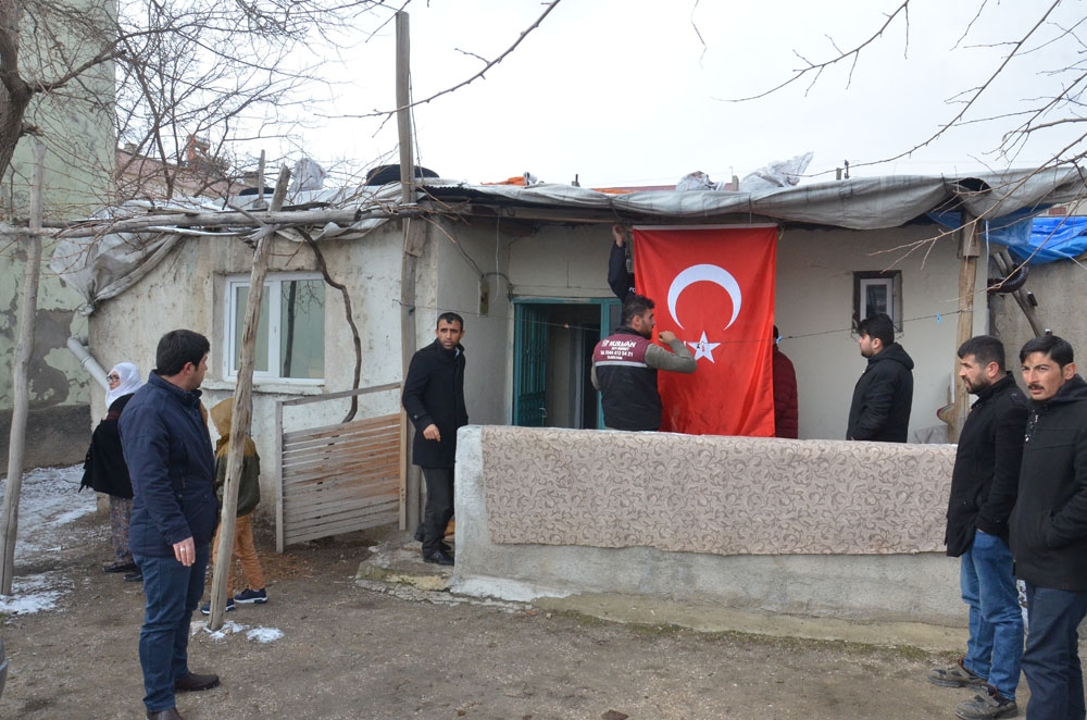 Ekinözülü şehidin acı haberi baba ocağına ulaştı