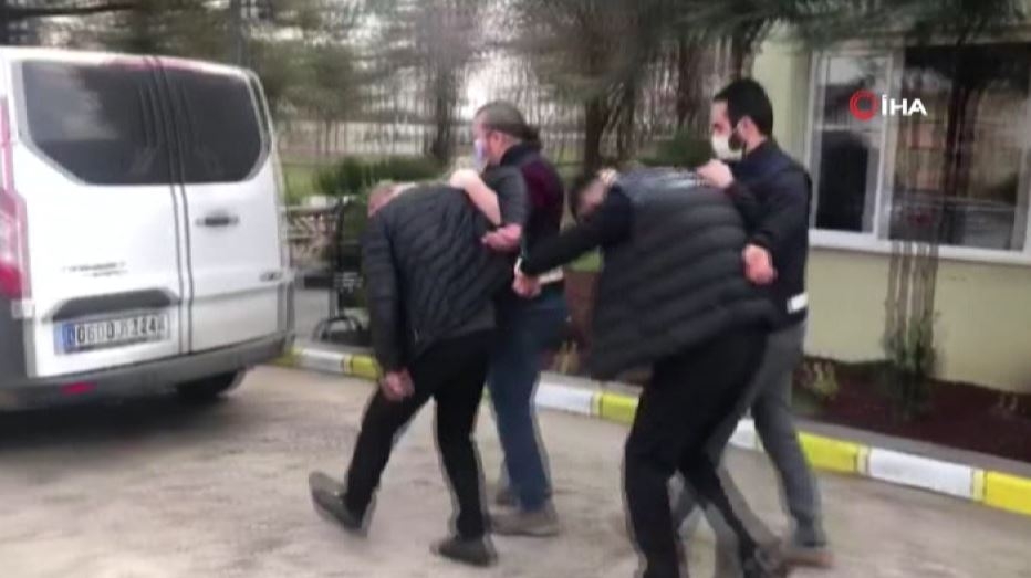 El altından piyasaya kırmızı reçeteli ilaç sokmaya çalışan doktora narkotik ekiplerinden operasyon
