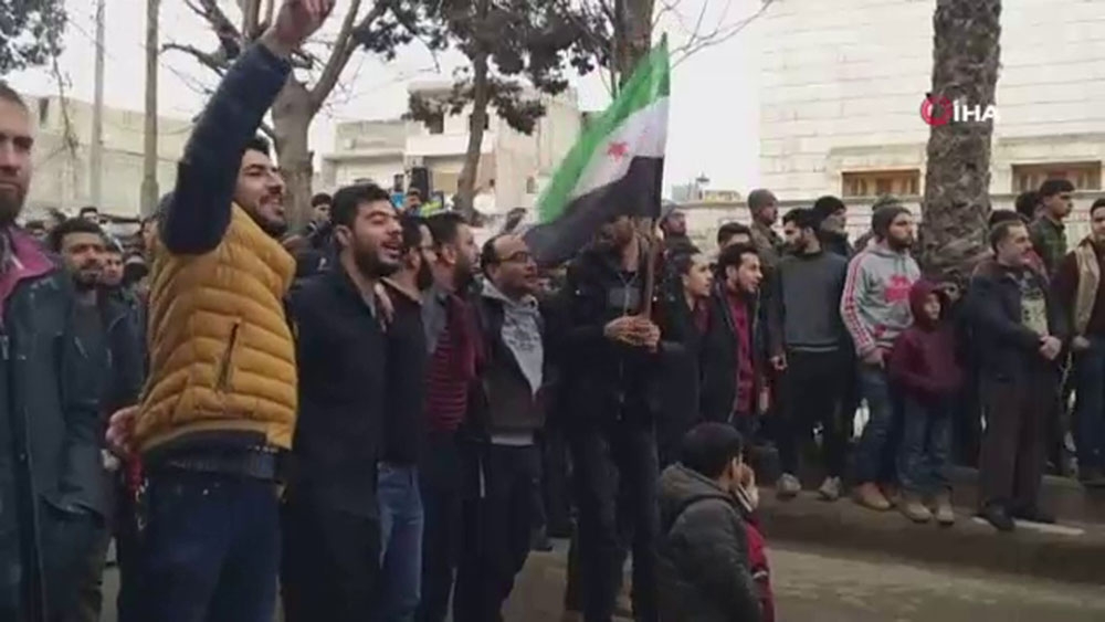 El Bab’da halk, Esad rejimini protesto etti