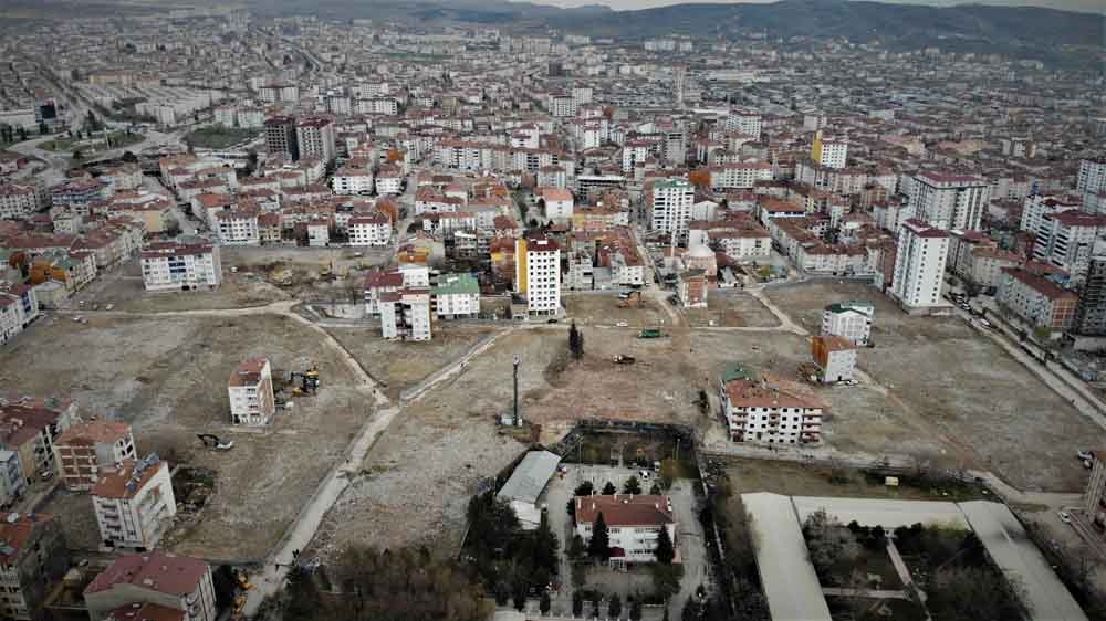 Elazığ’da 14 kişinin hayatını kaybettiği mahallenin son hali görüntülendi