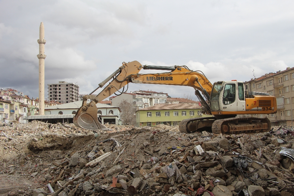 Elazığ’da deprem 24 bin yapıya hasar verdi