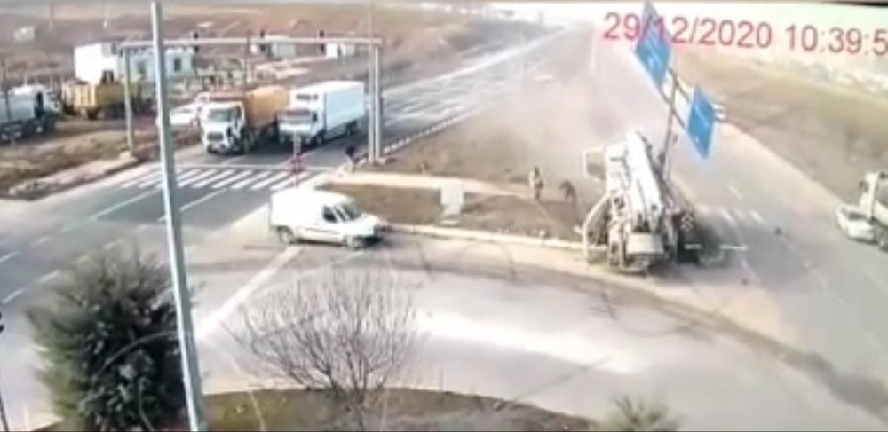 Elazığ’daki feci kaza anı kamerada