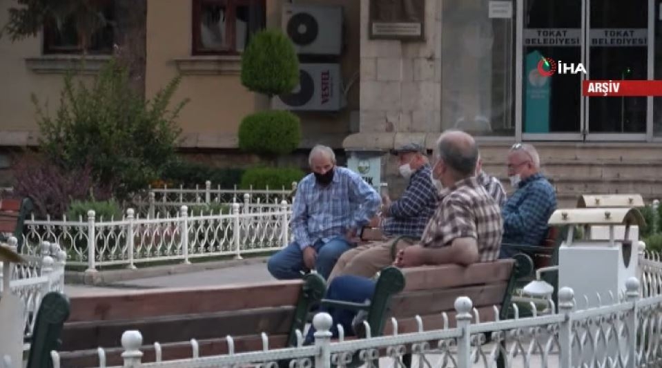 Emekliye Bin Lira Bayram İkramiyesi Verilecek